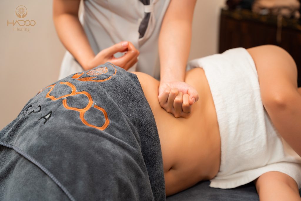 Massage hệ bạch huyết, giúp kích thích dịch bạch huyết, thải độc hiệu quả